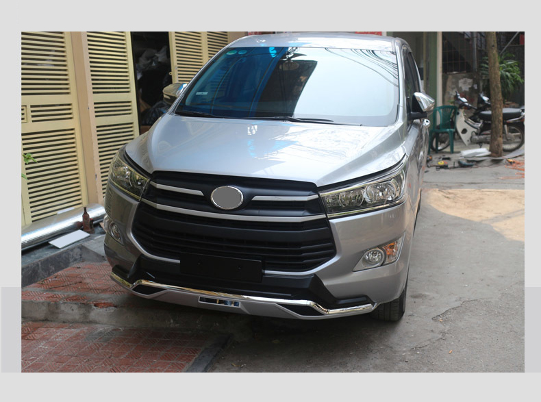 Передня і задня накладки для Toyota Innova 2015- рр