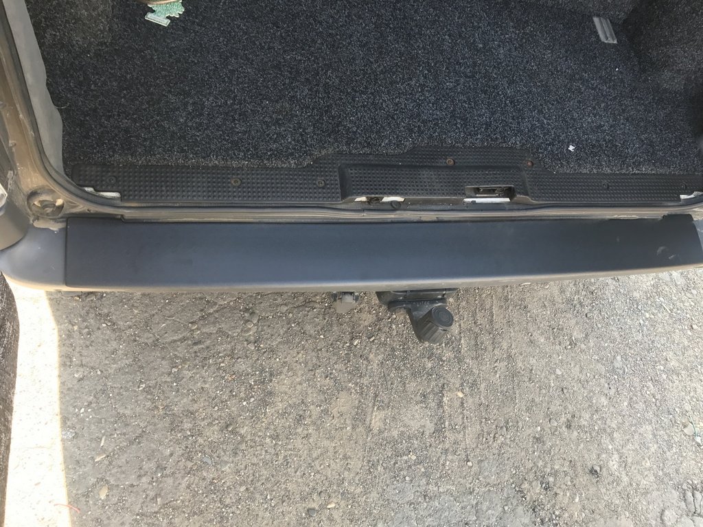 Накладка на задній бампер DDU (ABS) для Renault Trafic 2001-2015 рр