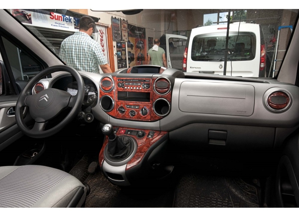 Накладки на панель Дерево для Citroen Berlingo 2008-2018 рр