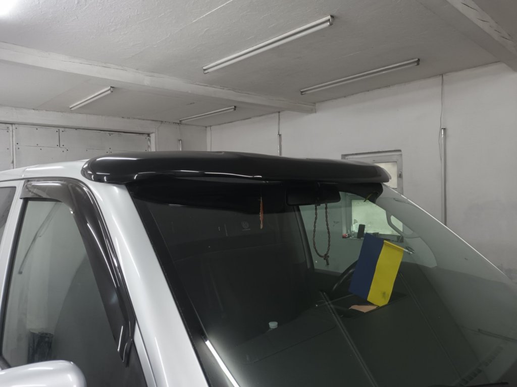 Козирьок на лобове скло (під фарбування) для Volkswagen T5 Caravelle 2004-2010 рр