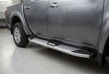 Бокові пороги Mevsim Grey (2 шт., Алюміній) Mitsubishi L200 2006-2015 рр.