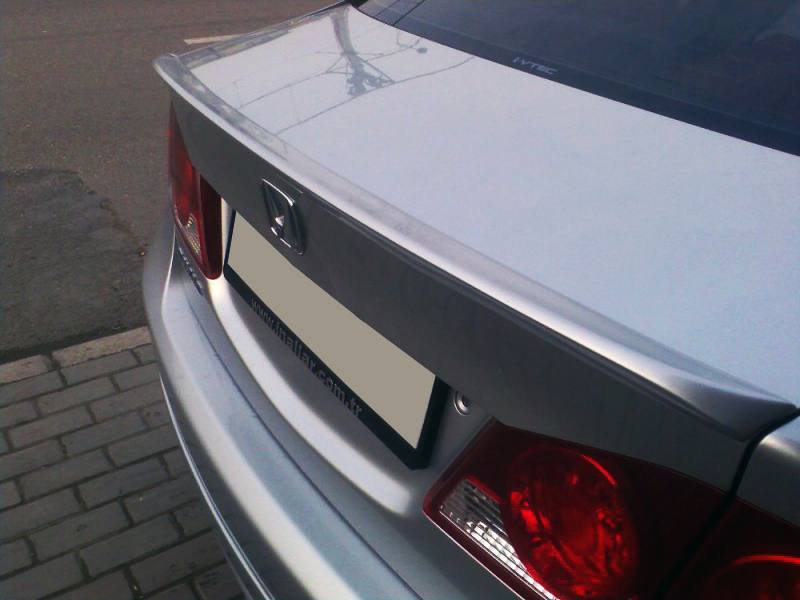 Спойлер Інче (під фарбування) для Honda Civic Sedan VIII 2006-2011 рр