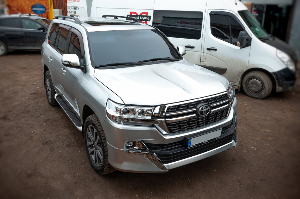 Комплект обвісів 2016-2021 (Executive 2021) Білий колір для Toyota Land Cruiser 200 рр