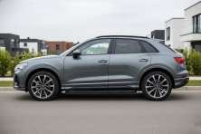 Бокові пороги Tayga Black (2 шт., Алюміній) Audi Q3 2019- рр.