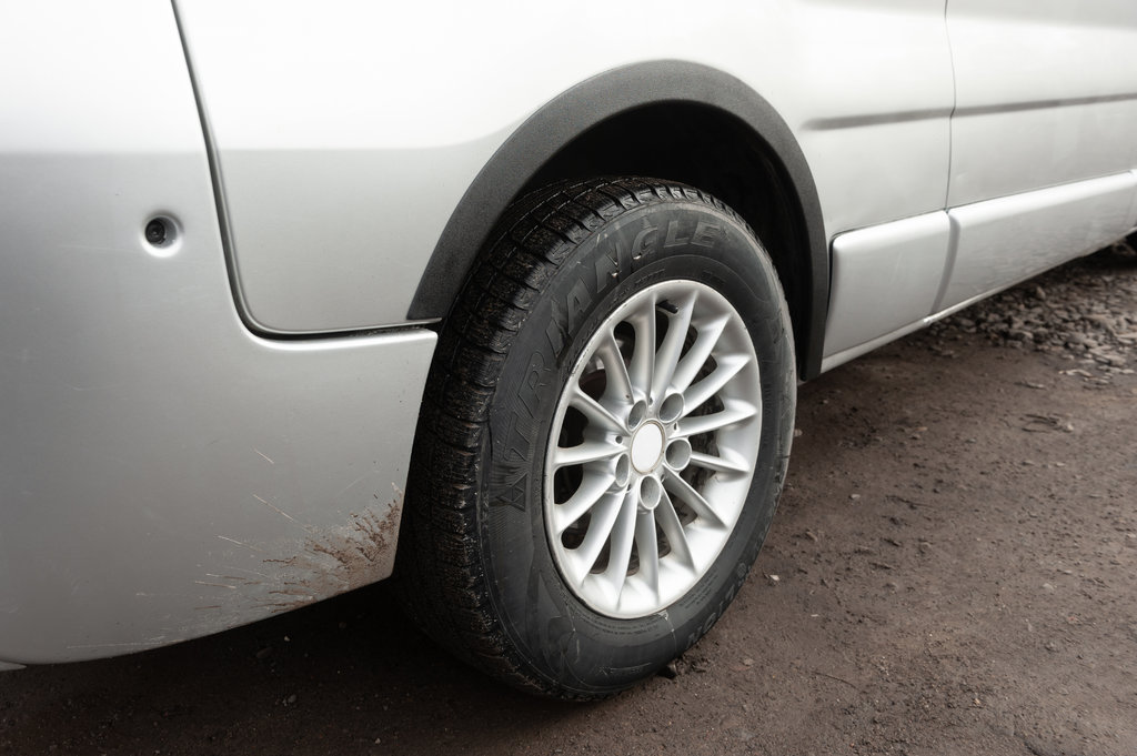 Накладки на колісні арки (4 шт, чорні) 2001-2007, чорний пластик для Nissan Primastar рр