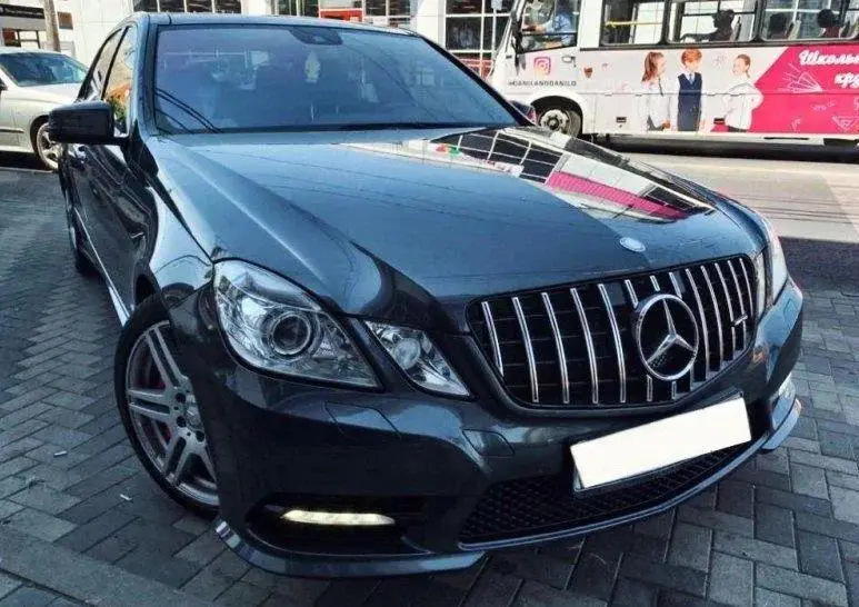Передня решітка GT Panamericana (2009-2012) для Mercedes E-сlass W212 рр