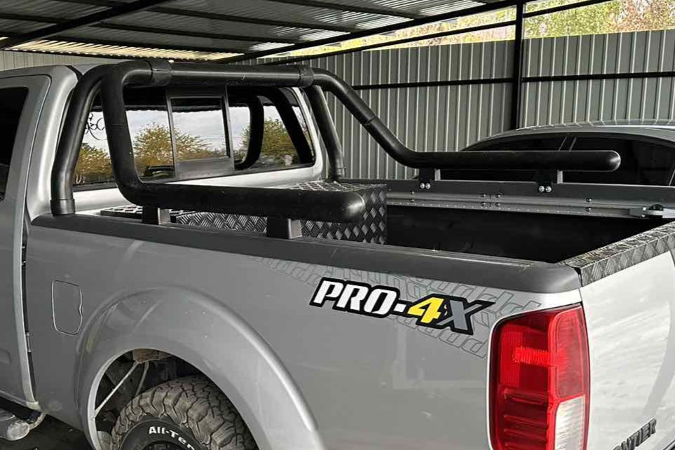 Дуга на кузов (чорна) 60мм для Nissan Navara/NP300 2016- рр