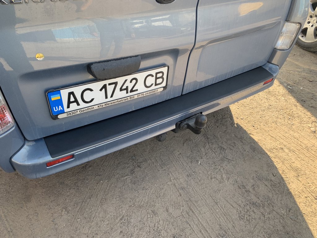 Накладка на задній бампер DDU (ABS) для Opel Vivaro 2001-2015 рр