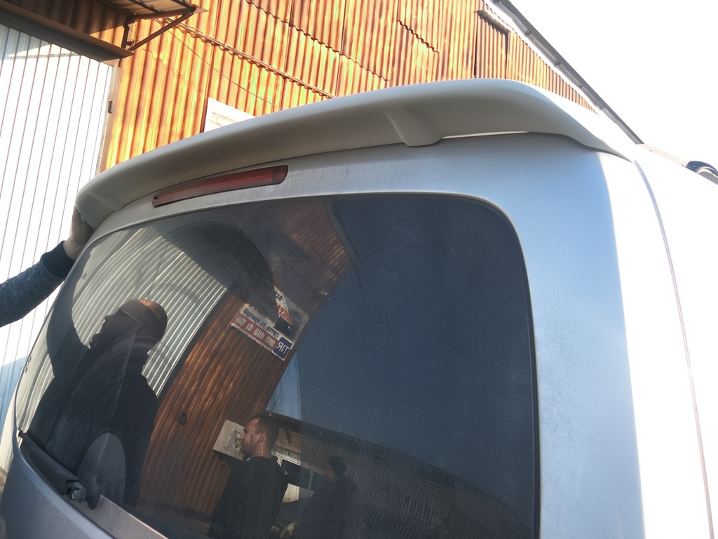 Спойлер (під фарбування) для Mercedes Vito/V-class W447 2014- рр