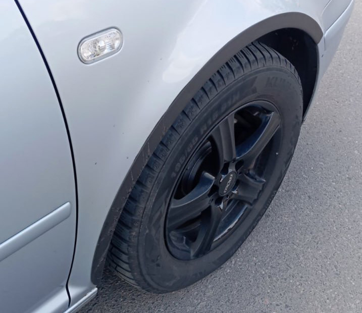 Накладки на арки (4 шт, чорні) для Volkswagen Golf 4 1997-2006 рр