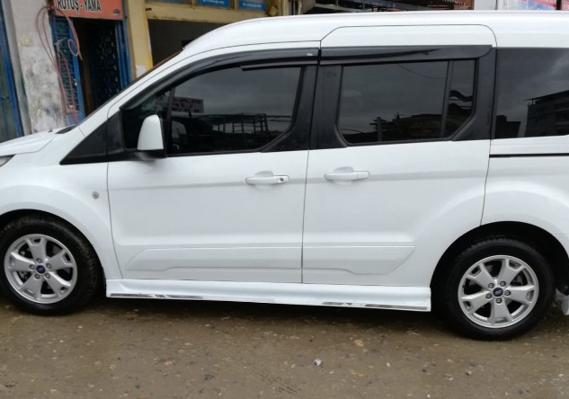 Бокові пороги (під фарбування) для Ford Connect 2014-2021 рр