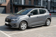 Бокові пороги RedLine (2 шт., Алюміній) Dacia Sandero 2021- рр.