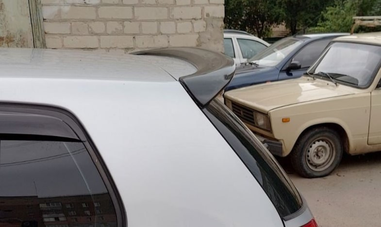 Спойлер (під фарбування) для Volkswagen Golf 5 2003-2009 рр