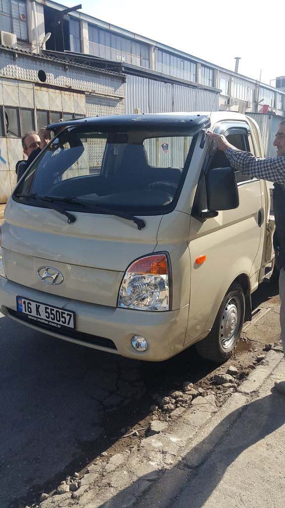 Козирьок на лобове скло (чорний глянець, 5мм) для Hyundai H100