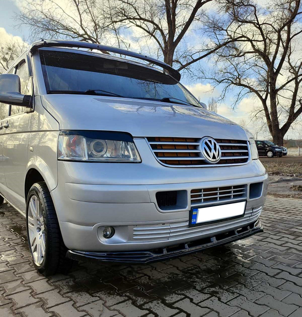 Передня лип накладка (ABS) для Volkswagen T5 Caravelle 2004-2010 рр