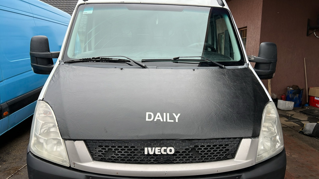 Чохол капота (напис Daily) для Iveco Daily 2006-2014 рр