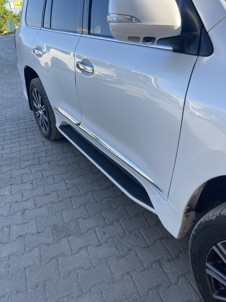 Бокові пороги (дизайн Lexus 2016-2026) Чорний колір для Lexus LX570/450d рр