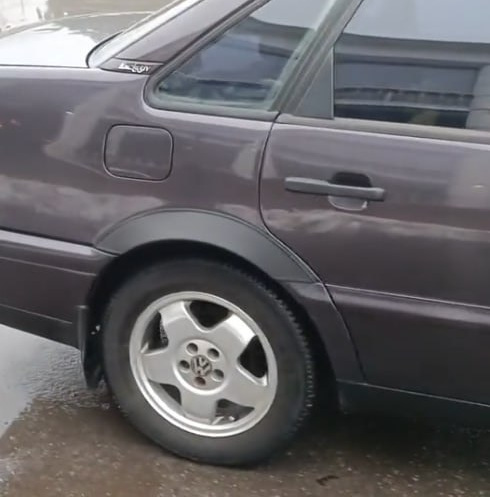 Накладки на арки (4 шт, чорні) для Volkswagen Passat B4 1993-1996 рр