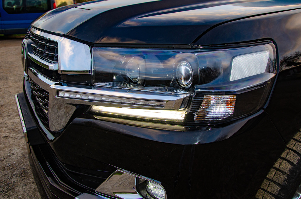Передні фари 2016-2025 (Executive) для Toyota Land Cruiser 200