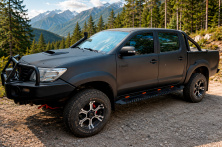 Бокові пороги Dakar Чорні V1 з підсвічуванням (2 шт, метал) для Toyota Hilux 2006-2015 рр
