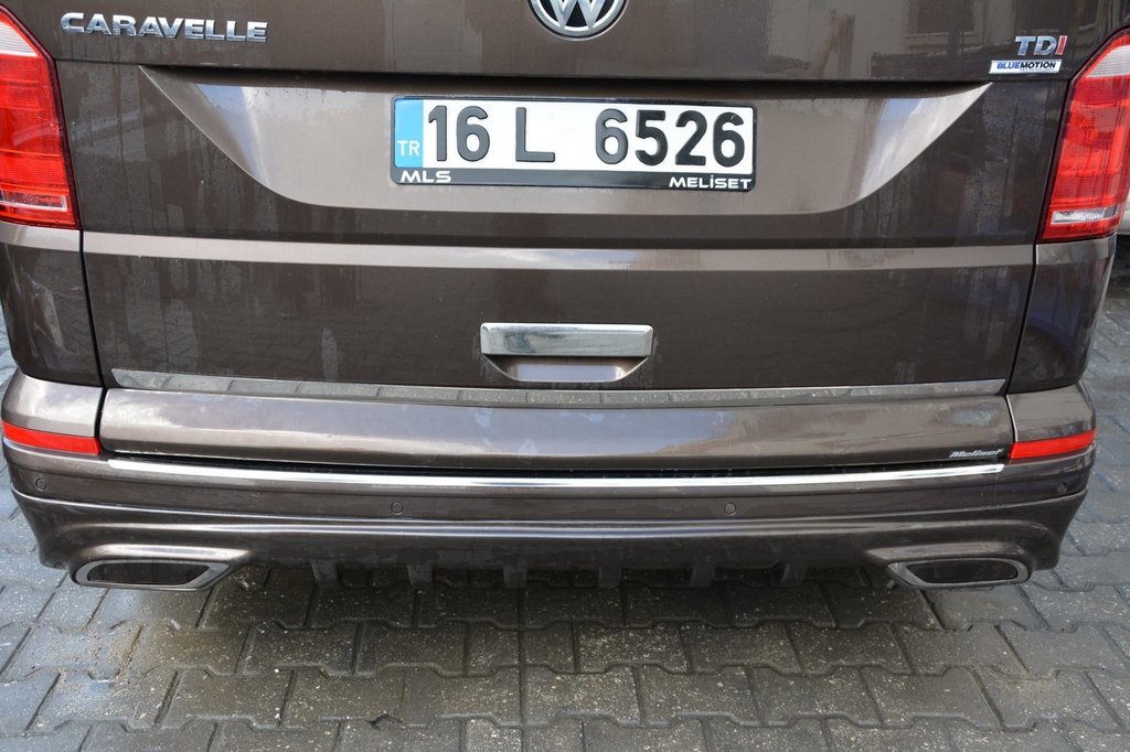 Накладка на задній бампер AMG-style (під фарбування) для Volkswagen T6 2015-2024 рр