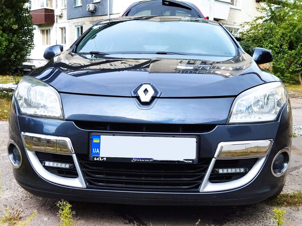 Кути на передній бампер 2008-2011 (нерж) для Renault Megane III рр