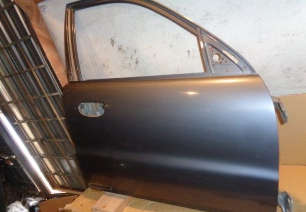 Двері передні R Daewoo Lanos OEM-ZAZ