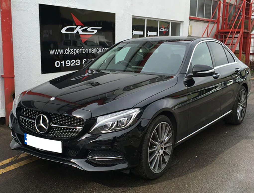 Передня решітка Diamond Silver (для Avantgarde/AMG-Line/C43 AMG) 2018-2026, з камерою для Mercedes C-сlass W205 рр
