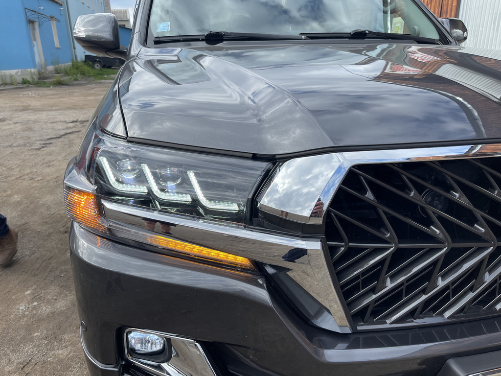Передні фари 2016-2025 (LX-Design) для Toyota Land Cruiser 200
