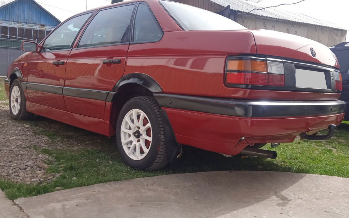 Накладки на арки (4 шт, чорні) для Volkswagen Passat B4 1993-1996 рр