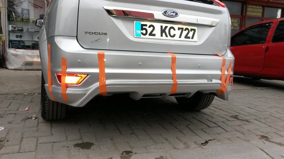 Накладка на задній бампер Sedan (під фарбування) для Ford Focus II 2008-2011 рр