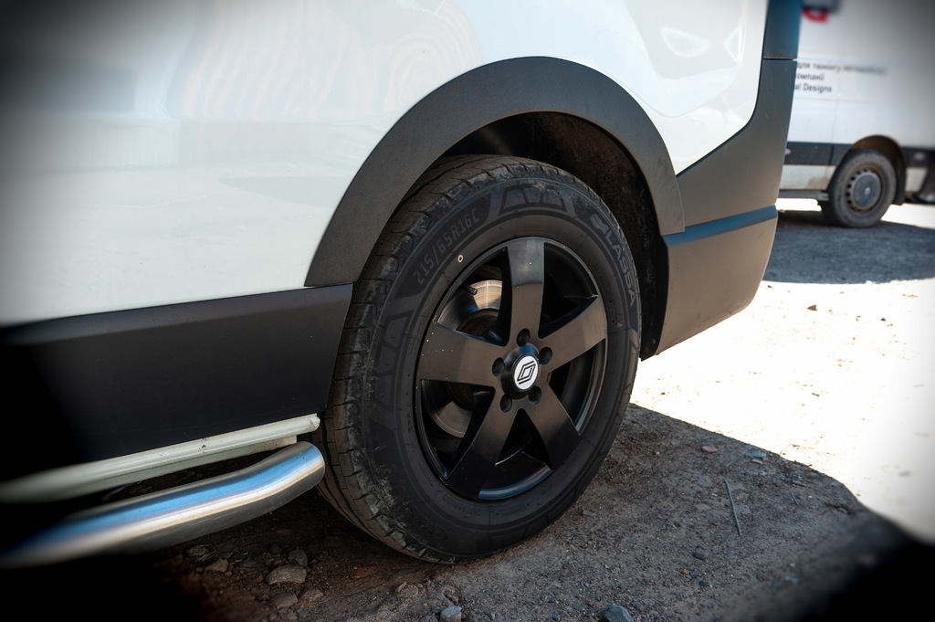 Накладки на арки (6 шт, чорні, ABS) для Nissan NV300/Primastar 2016- рр