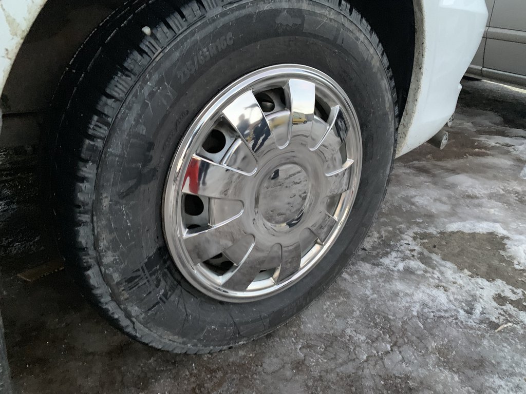Ковпаки з нержавійки Пелюстки (1-катковий, 4 шт) для Volkswagen Crafter 2006-2016 рр