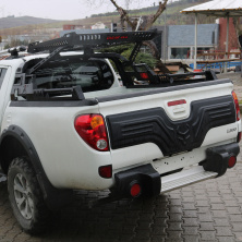 Пластикова накладка на кришку багажника Mitsubishi L200 2006-2015 рр.