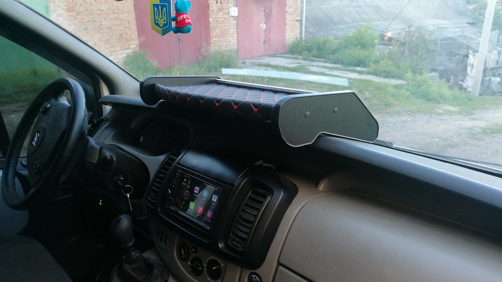 Полиця на панель (2001-2010, Чорна з червоною ниткою) для Opel Vivaro рр