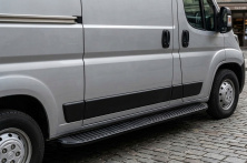 Бокові пороги Tayga Black (2 шт., алюміній) Коротка база Peugeot Boxer 2006-2025 рр.