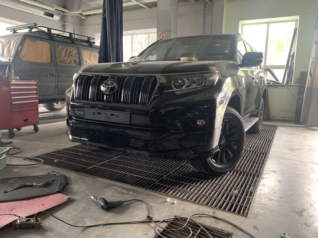 Накладки на передній і задній бампер Modelista V3-LED (2017-) Чорний колір для Toyota Land Cruiser Prado 150 2009-2023 рр