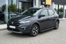 Бокові пороги Allmond Black (2 шт., Алюміній) Dacia Sandero 2021- рр.