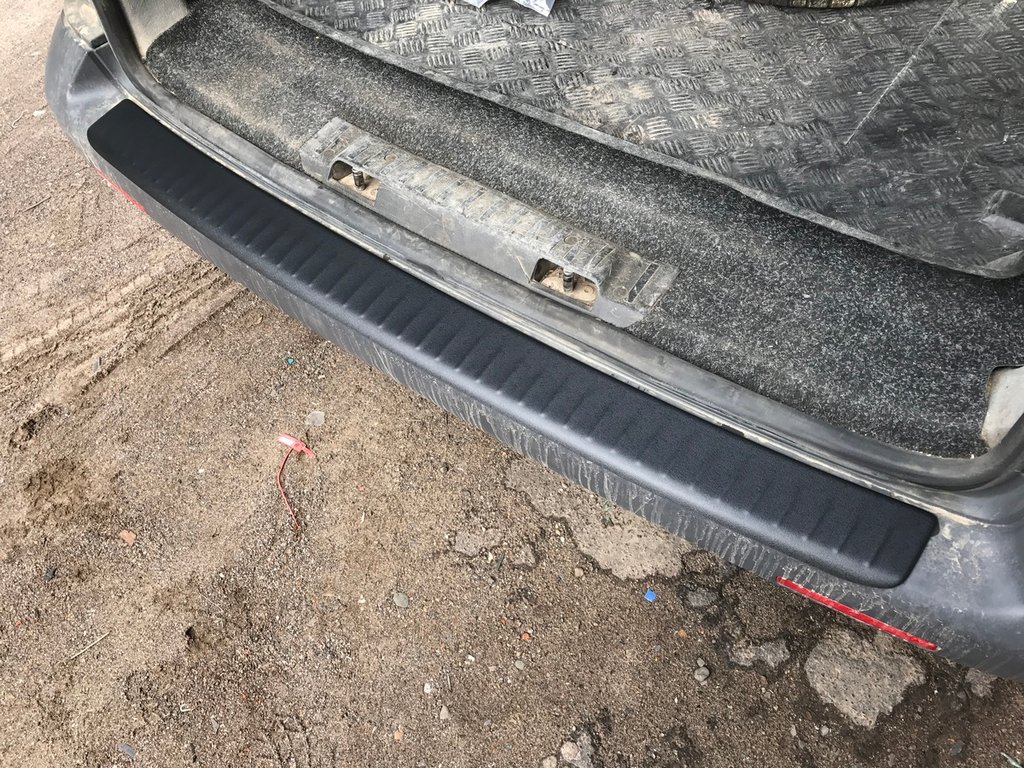 Накладка на задній бампер із загином (ABS-пластик) Матова для Volkswagen T5 Multivan 2003-2010 рр