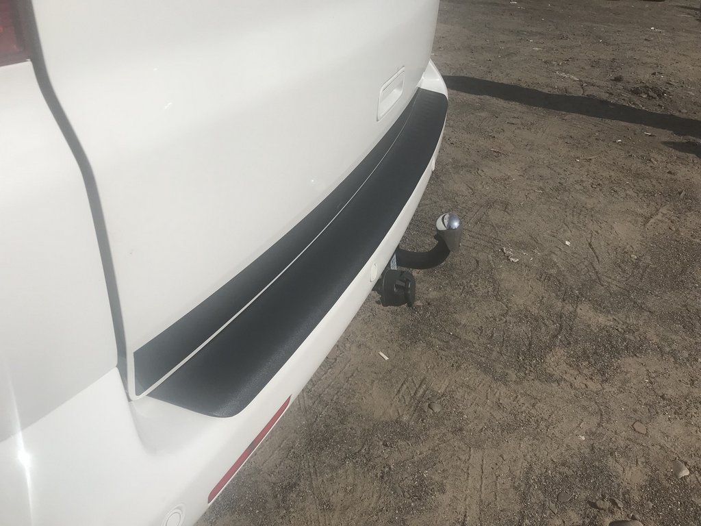 Накладка на задній бампер із загином (ABS-пластик) Матова для Volkswagen T5 Multivan 2003-2010 рр