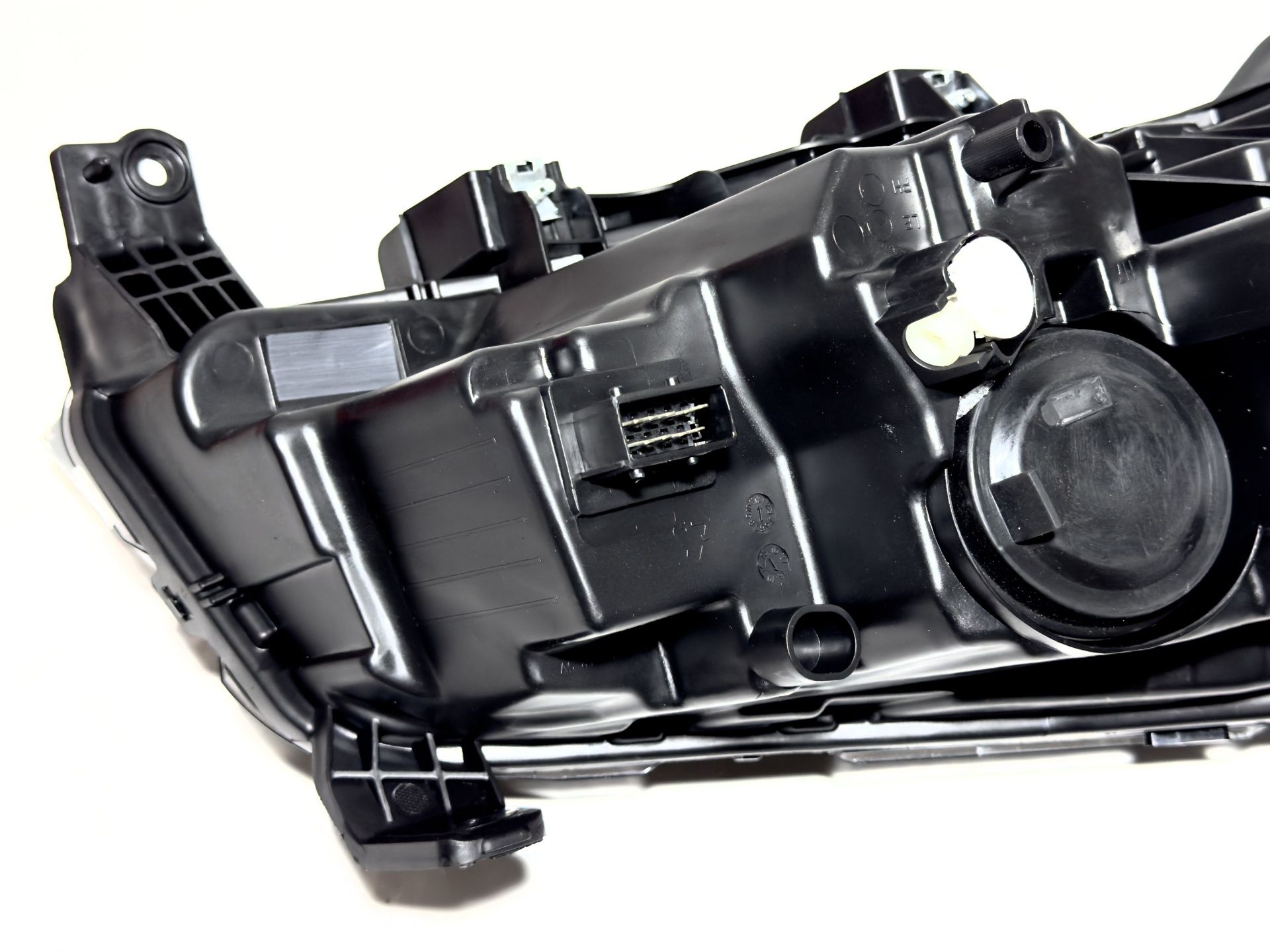 Фара передня L Geely NEW EC7 KLM