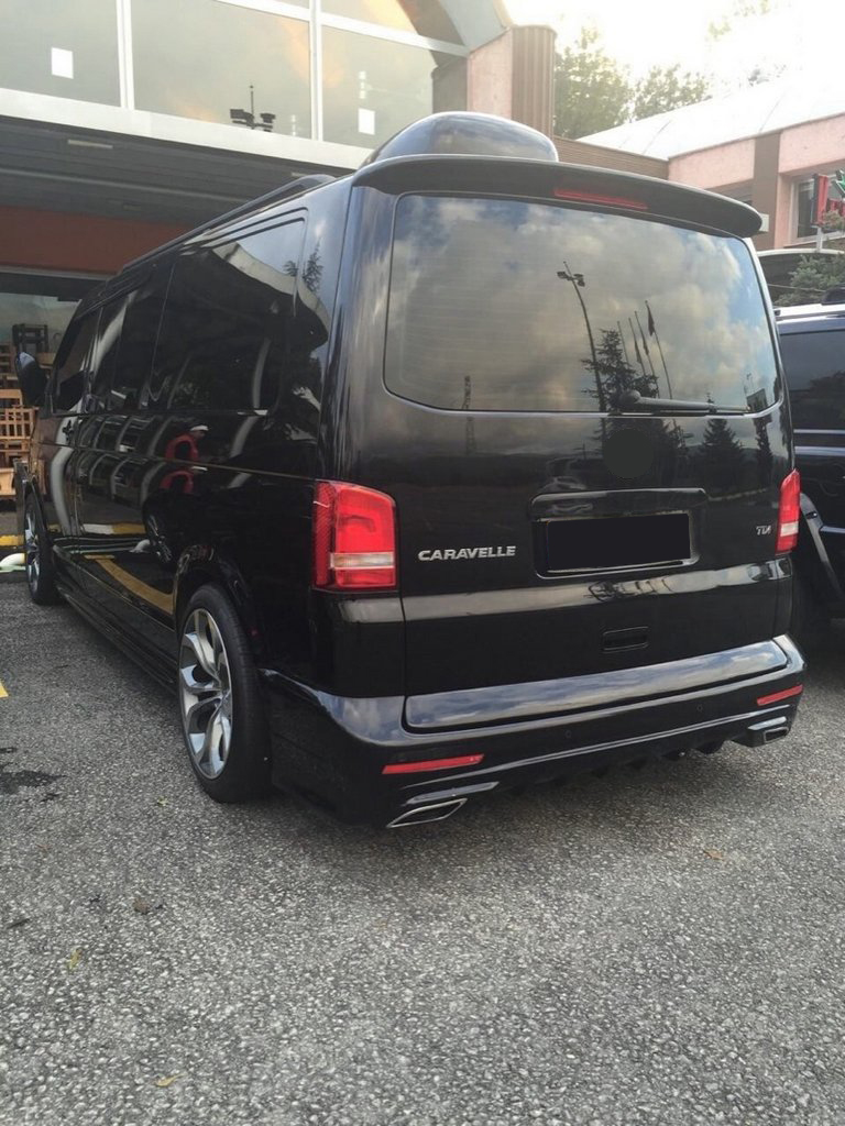 Задня нижня накладка Sport 2 (під фарбування) для Volkswagen T5 Caravelle 2004-2010 рр