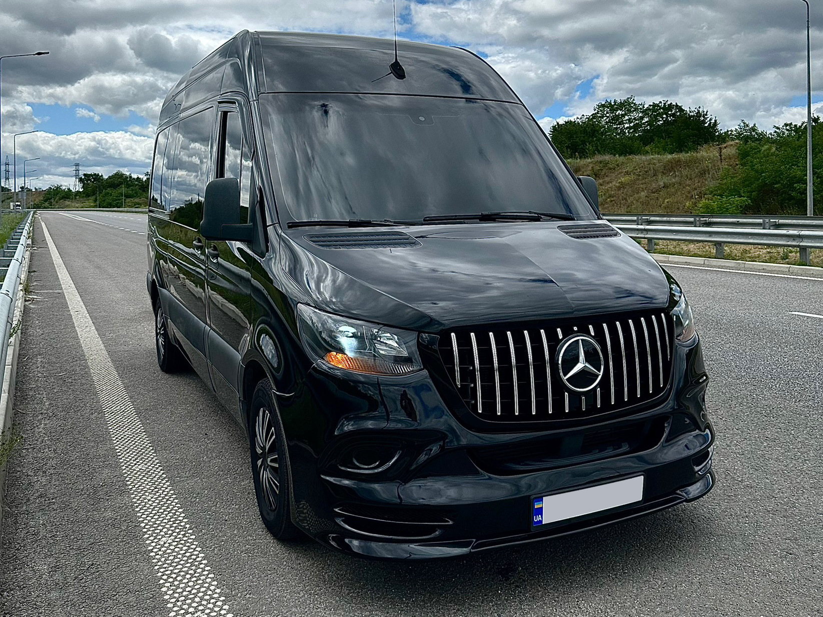 Накладка на передній бампер V3 (під фарбування) для Mercedes Sprinter W907/W910 2018- рр