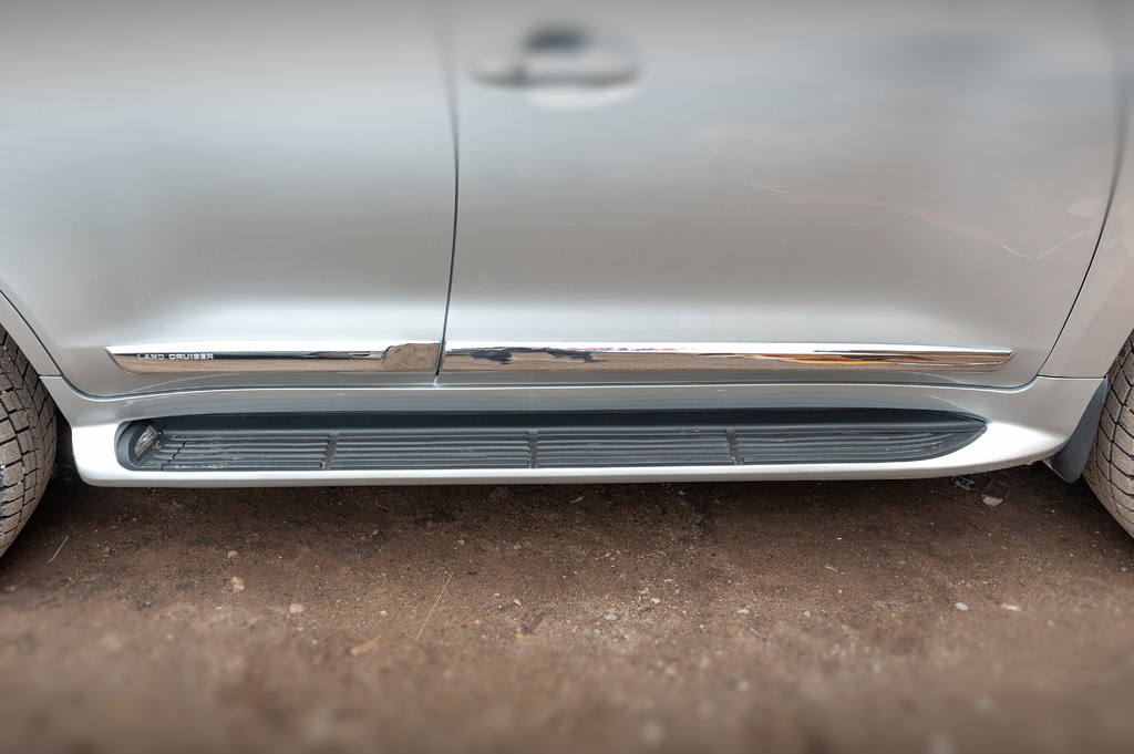 Бокові пороги з LED (дизайн 2015-2020) Чорний колір для Toyota Land Cruiser 200 рр