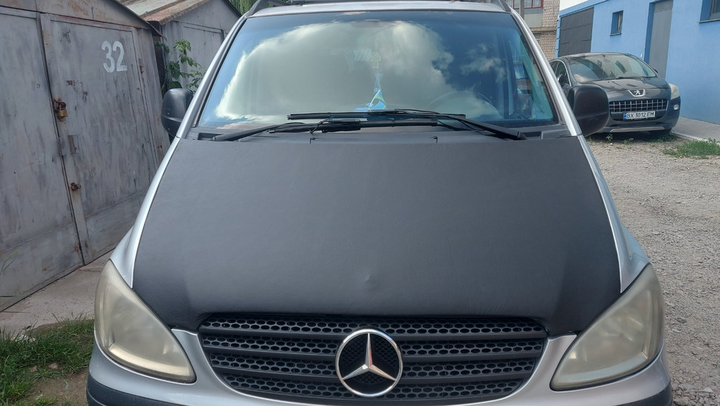 Чохол капота (шкірозамінник) для Mercedes Vito W639 2004-2014 рр