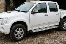 Бокові пороги Maya V2 (2007-2012, 2 шт., Алюміній) Isuzu D-Max 2002-2011 рр.